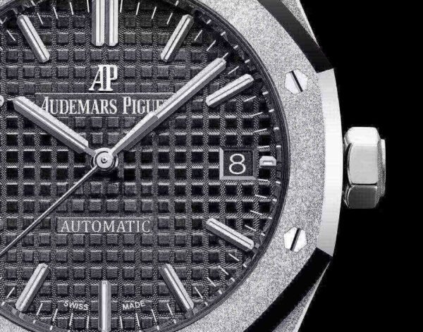 Audemars Piguet Oak Frosted Gold Selfwinding, Black dial, 37mm,White gold, 15454BC.GG.1259BC.03