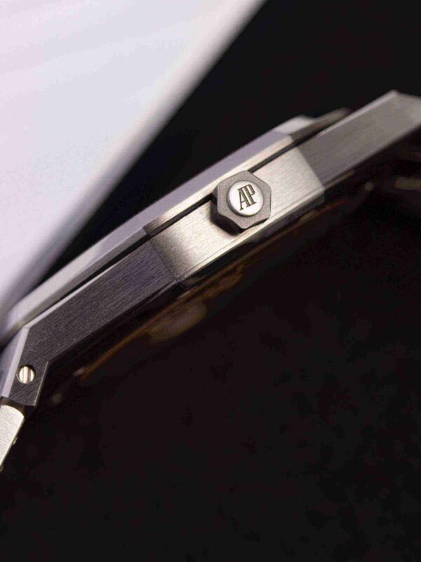 Audemars Piguet Oak Jumbo Extra-Thin, 39mm, Titanium, blue dial, 15202IP.OO.1240IP.01