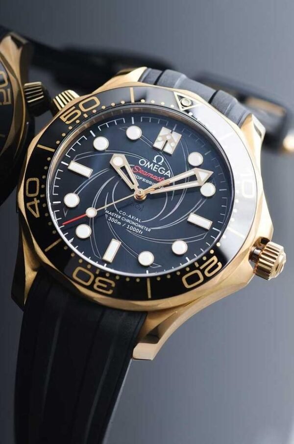 Omega Seamaster Diver 300M 42 mm, Steel _ Yellow Gold on Rubber Strap, 210.62.42.20.01.001