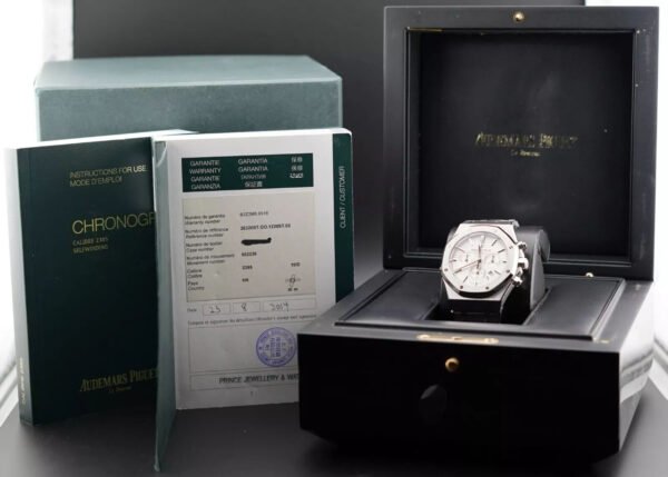 Audemars Piguet Oak Chronograph Ref. # 26320ST.OO.1220ST.02 Silver-toned Dial 41mm Stainless Steel Watch