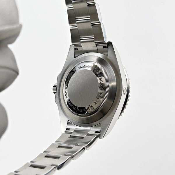 Rolex Sea-Dweller 126600 Stainless Steel Black Dial (2024)