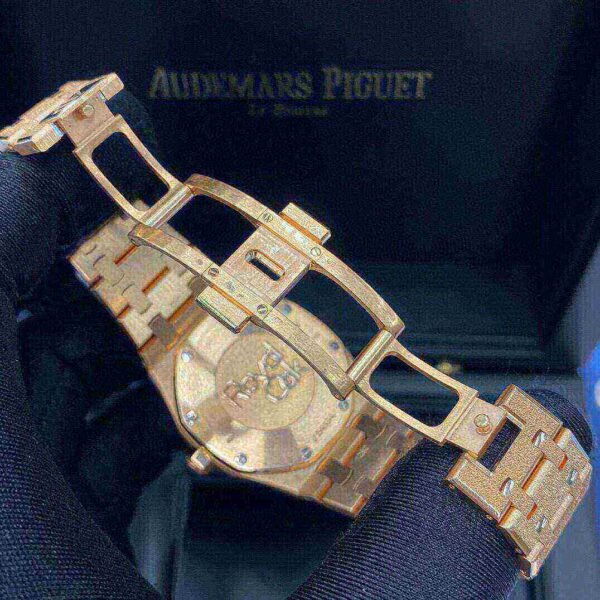 Audemars Piguet Oak Frosted Gold Silver dial, 33mm, 18k Rose gold, 67653OR.GG.1263OR.01