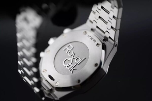 Audemars Piguet Oak Chronograph Ref. # 26320ST.OO.1220ST.02 Silver-toned Dial 41mm Stainless Steel Watch