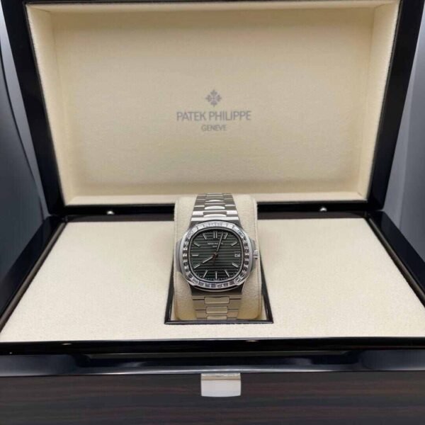 Patek Philippe Nautilus 5711/1300A Stainless Steel Green Dial Diamond Bezel