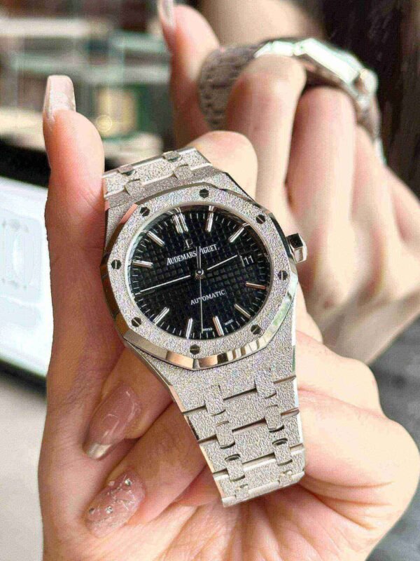 Audemars Piguet Oak Frosted Gold Selfwinding, Black dial, 37mm,White gold, 15454BC.GG.1259BC.03