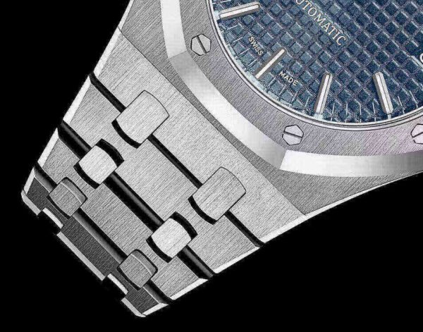 Audemars Piguet Oak Selfwinding Blue dial, 37mm, Stainless steel, 15450ST.OO.1256ST.03