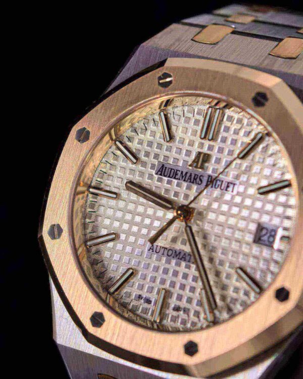 Audemars Piguet Oak Selfwinding Silver dial, 37mm, Steel and 18k Rose gold, 15450SR.OO.1256SR.01