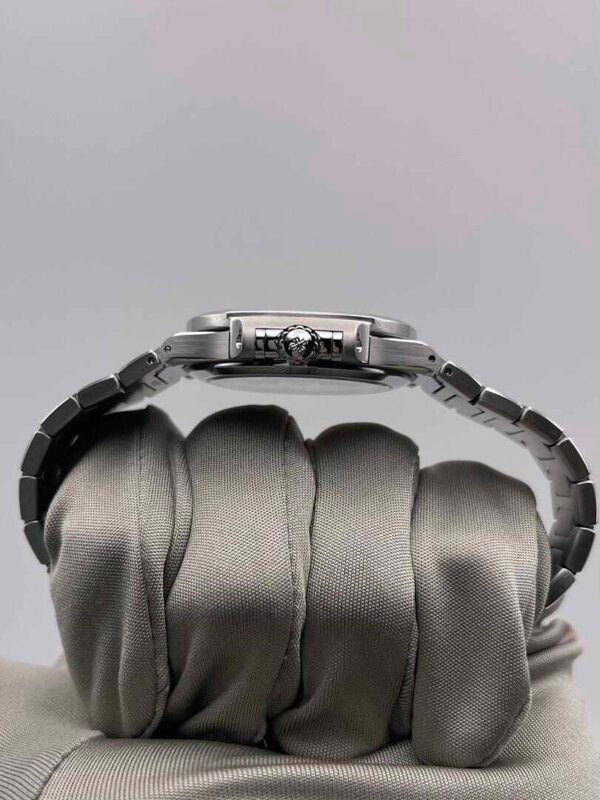 Patek Philippe Nautilus 7118/1A-001 'Ladies' Blue Dial