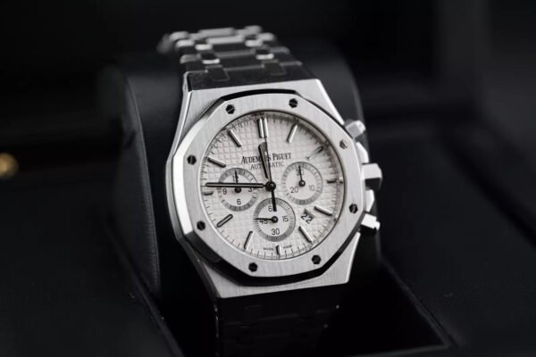 Audemars Piguet Oak Chronograph Ref. # 26320ST.OO.1220ST.02 Silver-toned Dial 41mm Stainless Steel Watch